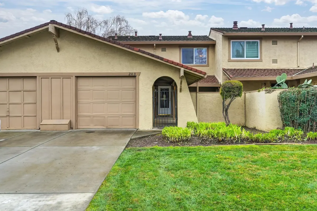 203 W El Dorado Drive, Woodland, CA 95695 - Image #1