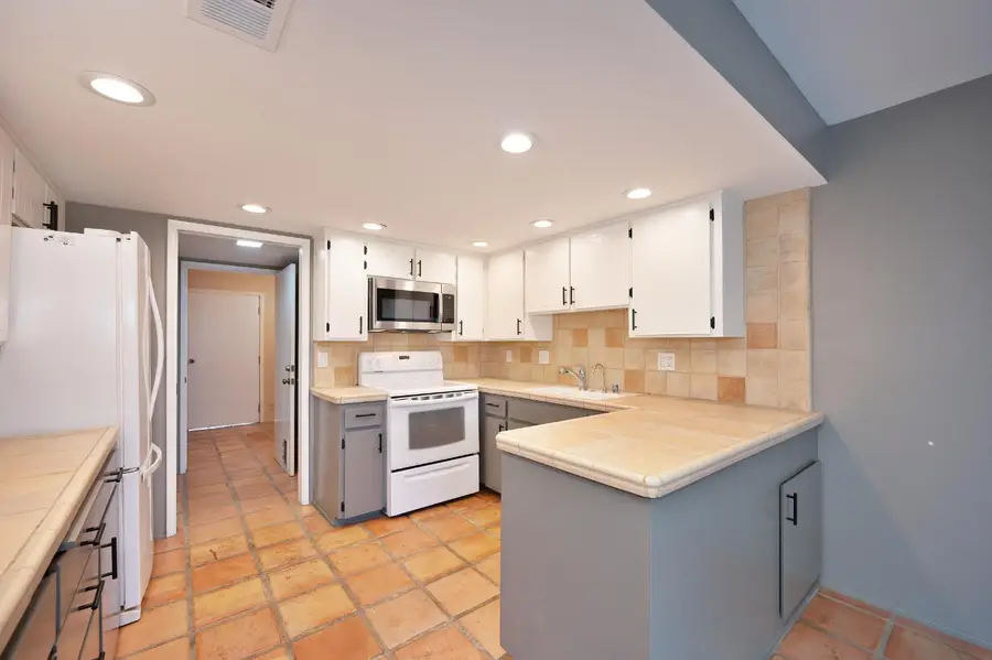 203 W El Dorado Drive, Woodland, CA 95695 - Image #3