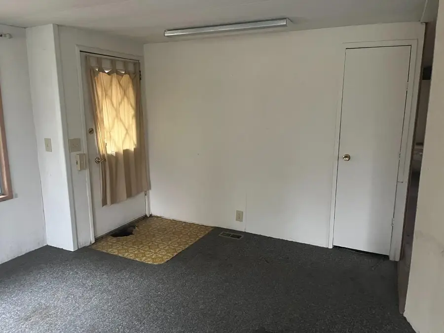 Address Withheld By Seller, Outside California, CA 97502 - Image #3