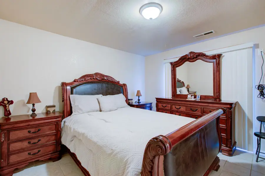 49 W Swallow, Merced, CA 95341 - Image #2