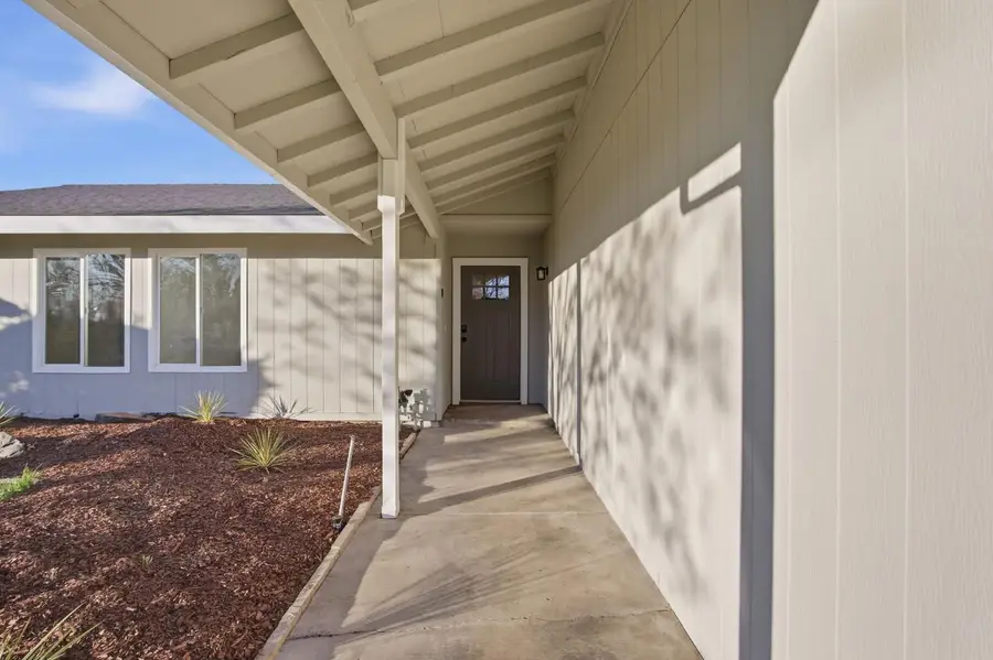 517 E Grove Avenue, Atwater, CA 95301 - Image #2