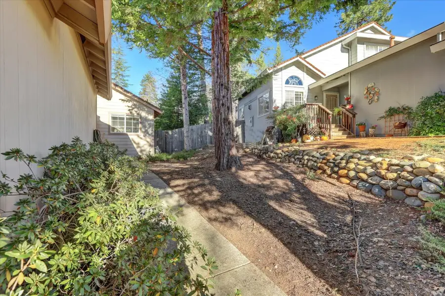 353 Vistamont Drive, Grass Valley, CA 95945 - Image #3