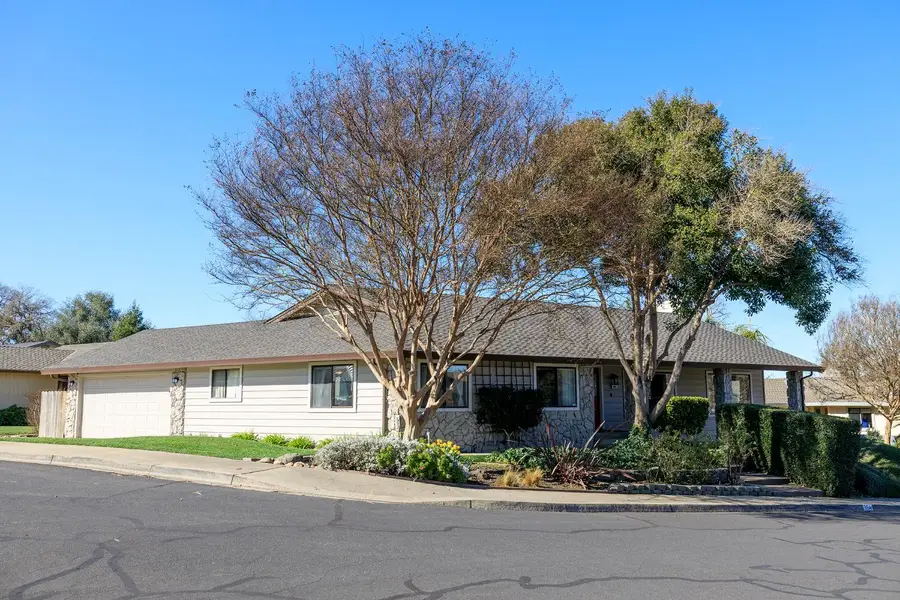 884 Hillswood Court, Oakdale, CA 95361 - Image #2