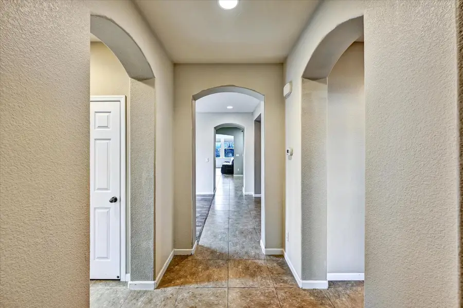 101 Haywood Court, Roseville, CA 95747 - #2