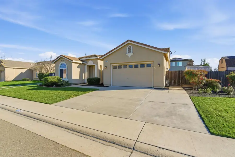 427 Alpen Rose Way, Galt, CA 95632 - Image #2