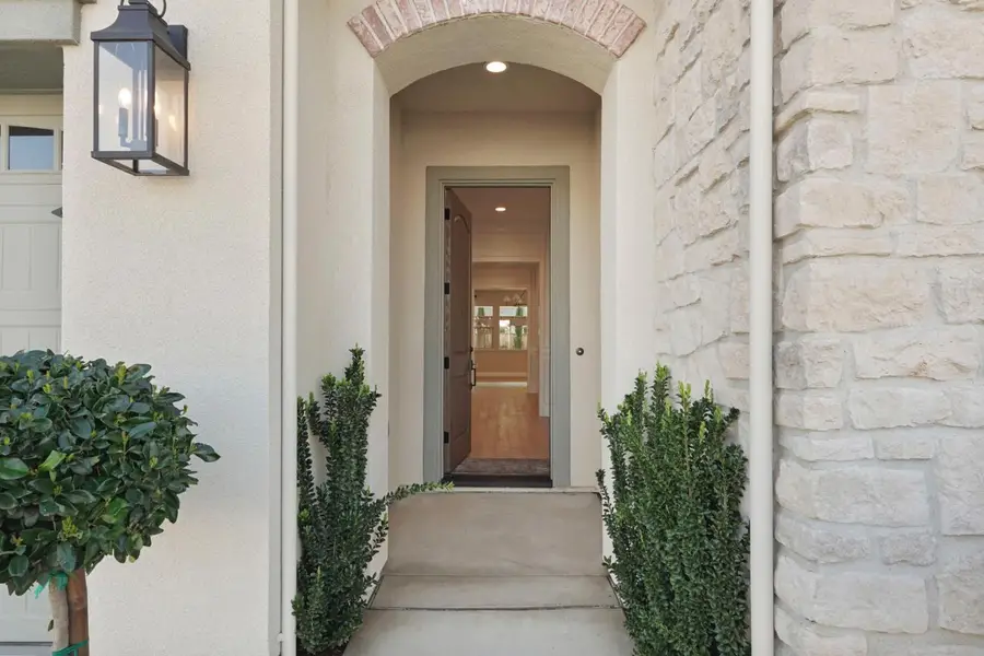 3040 Carrousel Street, Lodi, CA 95242 - Image #2