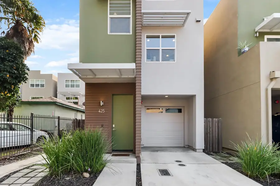 425 Outrigger Lane, West Sacramento, CA 95605 - Image #2