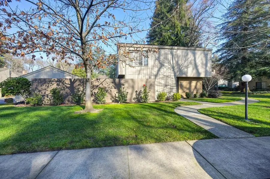 1182 Vanderbilt Way, Sacramento, CA 95825 - Image #2