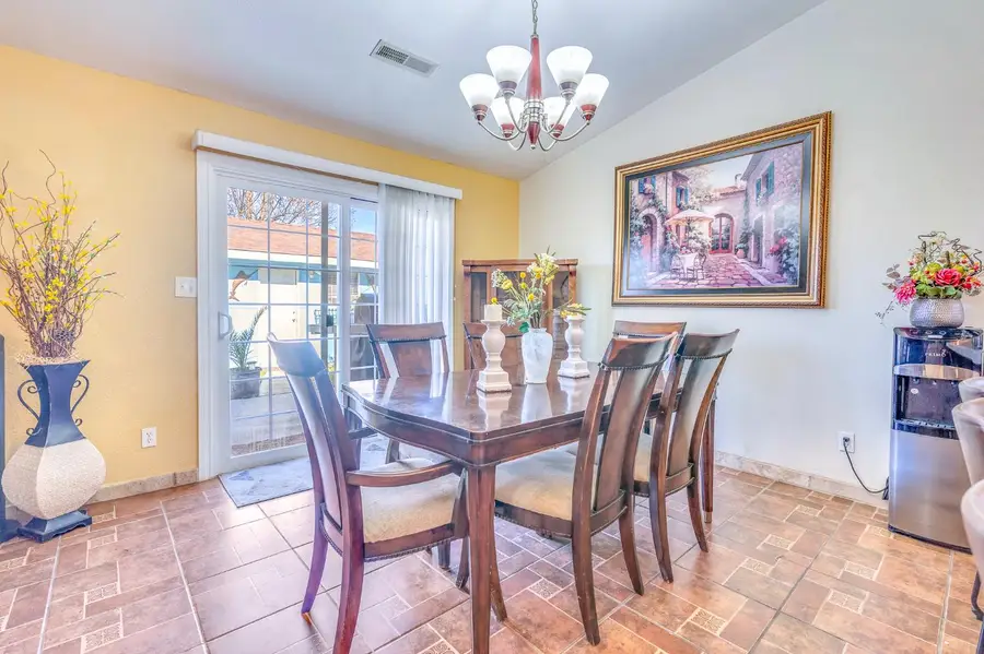 828 Olivewood Drive, Los Banos, CA 93635 - Image #2