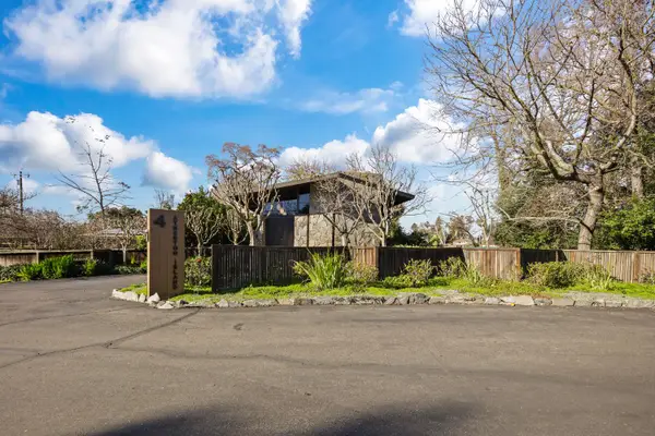 4 Atherton Island, Stockton, CA 95204