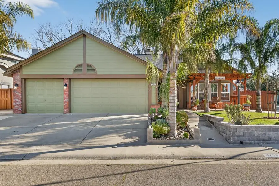8750 Hollowstone, Sacramento, CA 95828 - Image #3