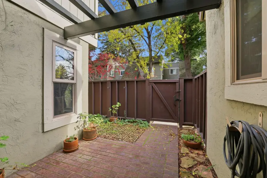 104 Luna Grande Circle #19, Sacramento, CA 95834 - Image #2