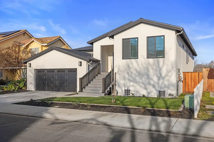 1121 Crater Avenue, Modesto, CA 95351 - Image #2