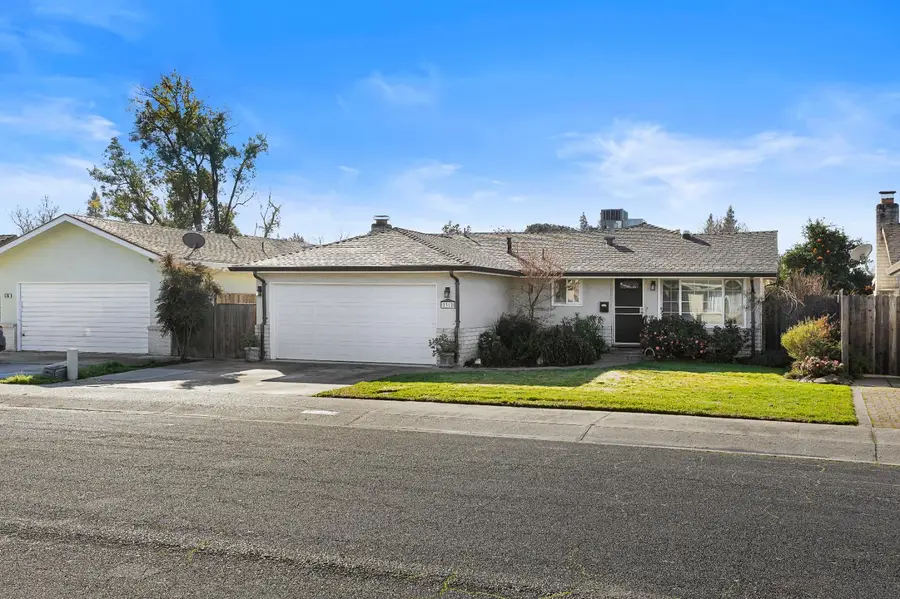 2312 Burton Way, Lodi, CA 95242 - Image #2