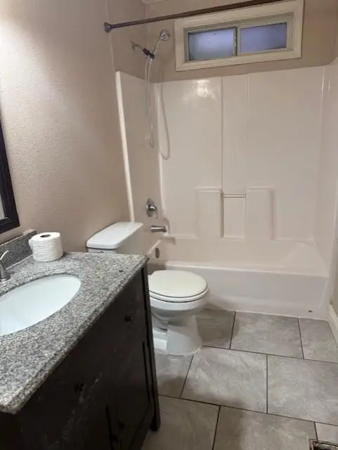 2075 W Monterey Avenue, Stockton, CA 95204 - Image #3