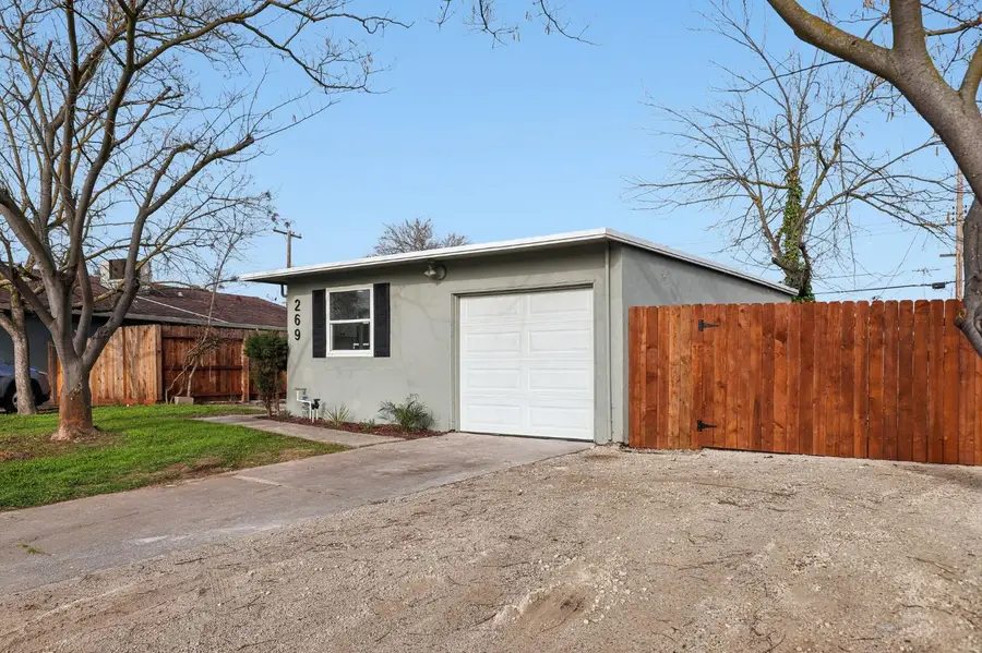 269 Lindley Drive, Sacramento, CA 95815 - Image #2