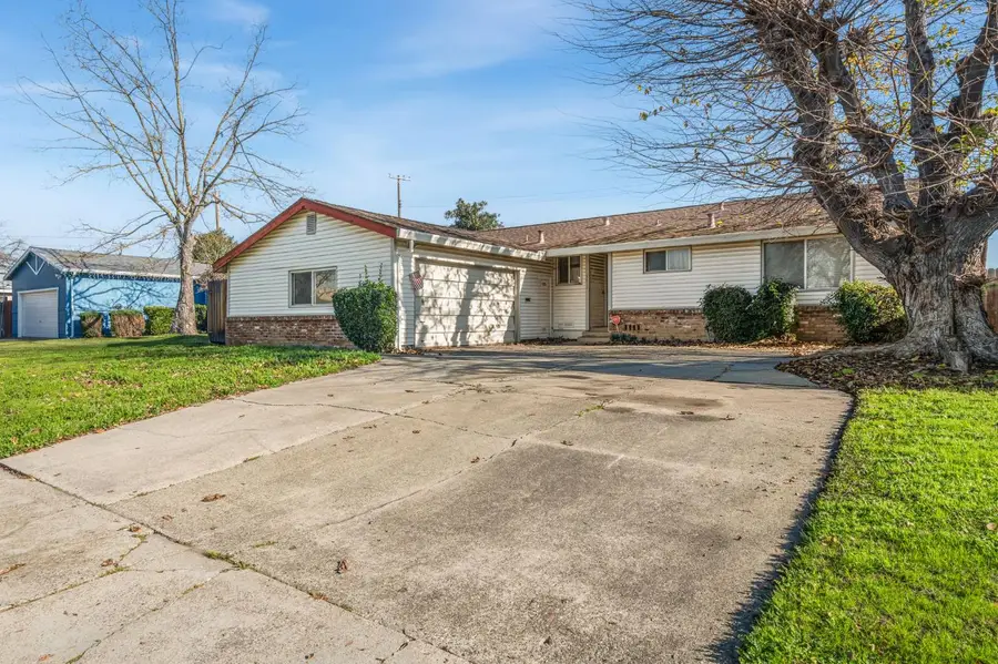 6613 Demaret Drive, Sacramento, CA 95822 - Image #2