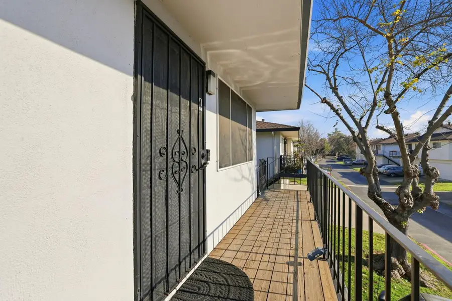 9520 Emerald Park Drive #4, Elk Grove, CA 95624 - Image #2