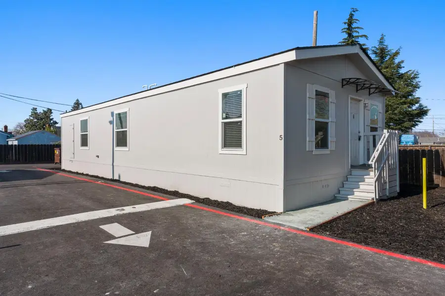 317 Moffat Boulevard #5, Manteca, CA 95336 - Image #2