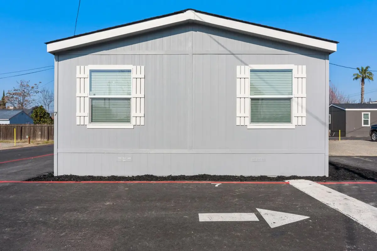 317 Moffat Boulevard #7, Manteca, CA 95336 - Image #1