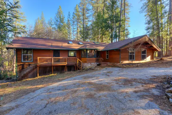 14975 Chattering Pines, Grass Valley, CA 95945