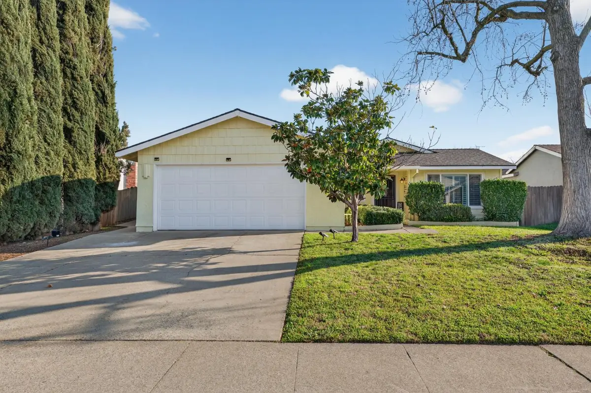 3335 Zorina Way, Sacramento, CA 95826 - Image #1