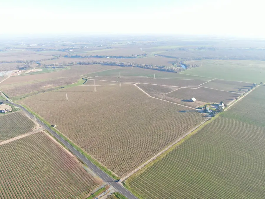 14248 E Peltier Road, Acampo, CA 95220 - Image #3