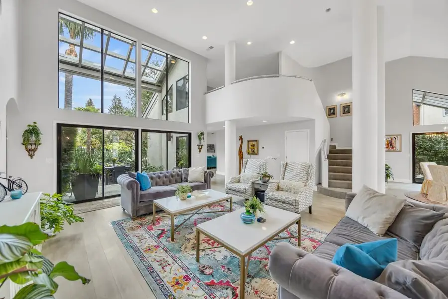 943 Shore Breeze Drive, Sacramento, CA 95831 - Image #3