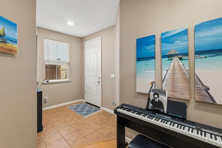 2936 Mahaska Way, Sacramento, CA 95835 - Image #3