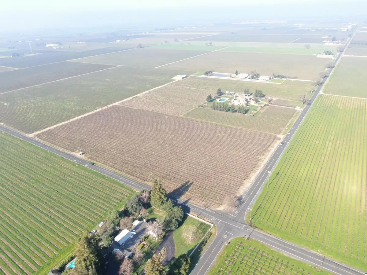 3155 W Woodbridge Road, Lodi, CA 95242 - Image #1