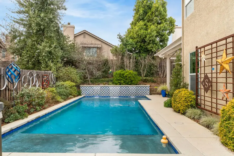 683 Fifteen Mile Drive, Roseville, CA 95678 - Image #2