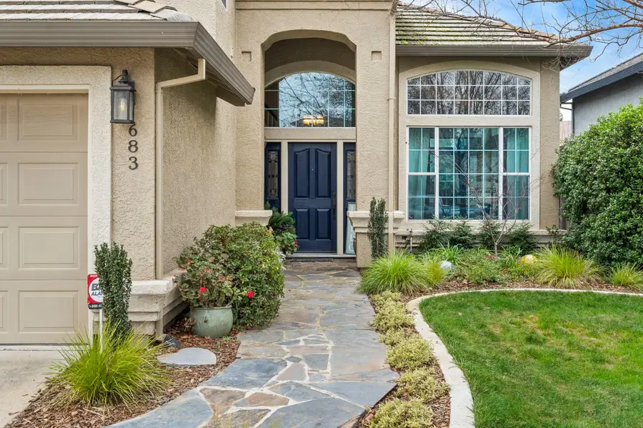 683 Fifteen Mile Drive, Roseville, CA 95678 - Image #3