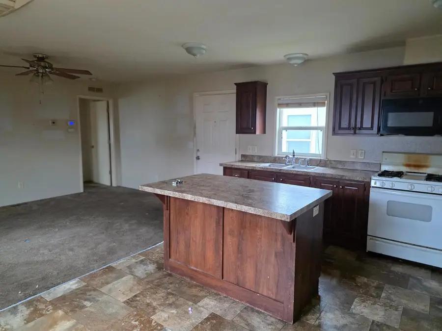 555 555 Moffat Blvd #33, Manteca, CA 95336 - Image #2