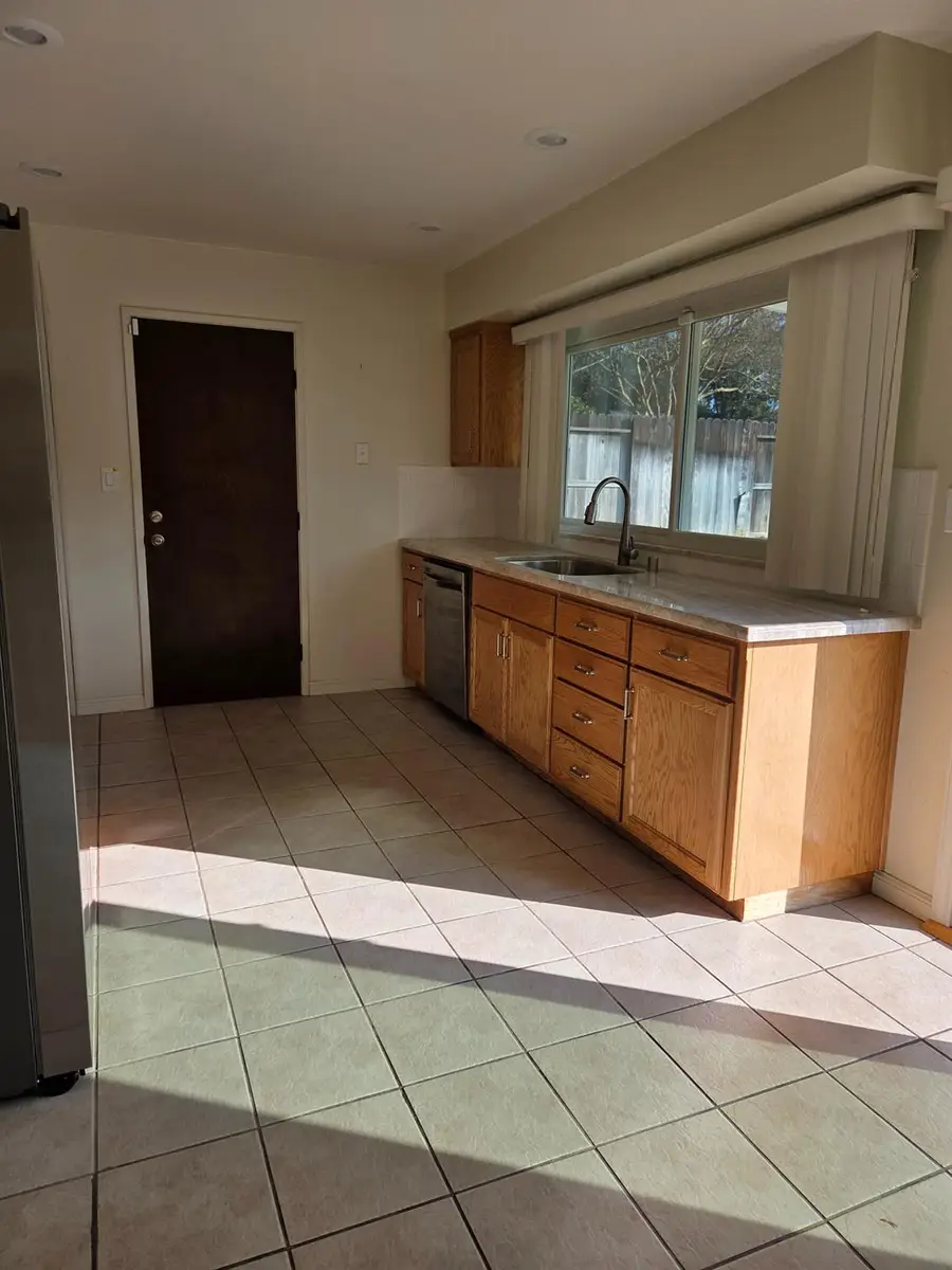 8736 Latimer Way, Fair Oaks, CA 95628 - Image #3