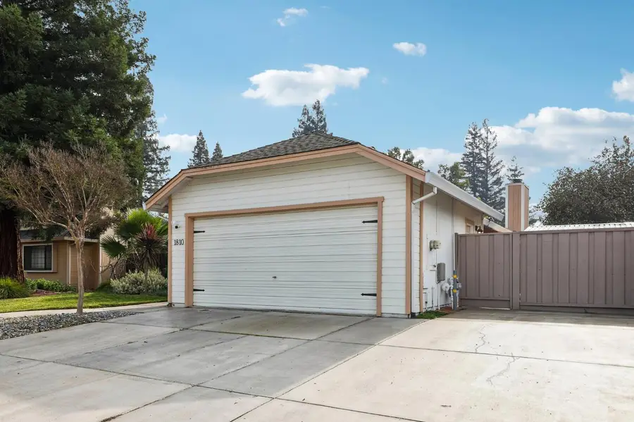 1810 Azurite Way, Sacramento, CA 95833 - Image #3