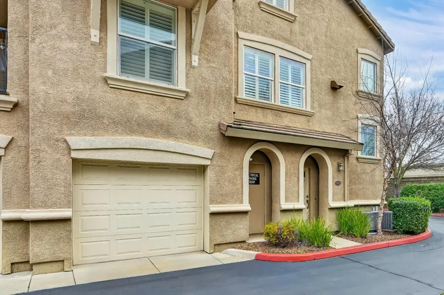 5350 Dunlay Drive #2011, Sacramento, CA 95835 - Image #2