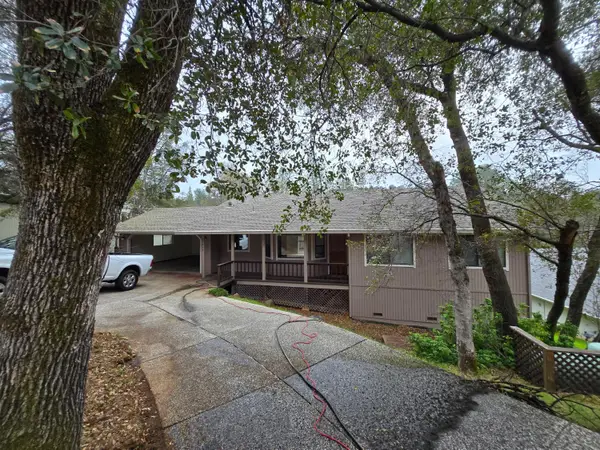 11825 Torrey Pines Drive, Auburn, CA 95602