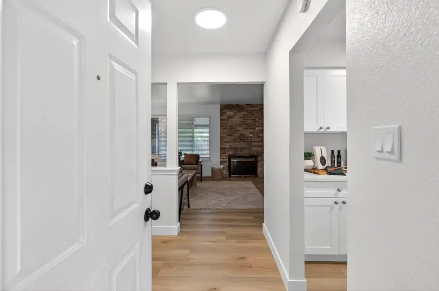 2128 Kirk Way, Sacramento, CA 95822 - Image #2