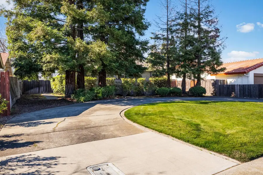 3125 Kobrock Way, Carmichael, CA 95608 - Image #2