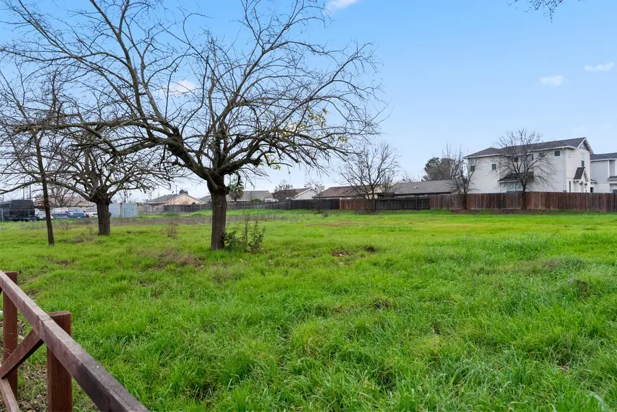 4851 Warren Avenue, Sacramento, CA 95838 - Image #2