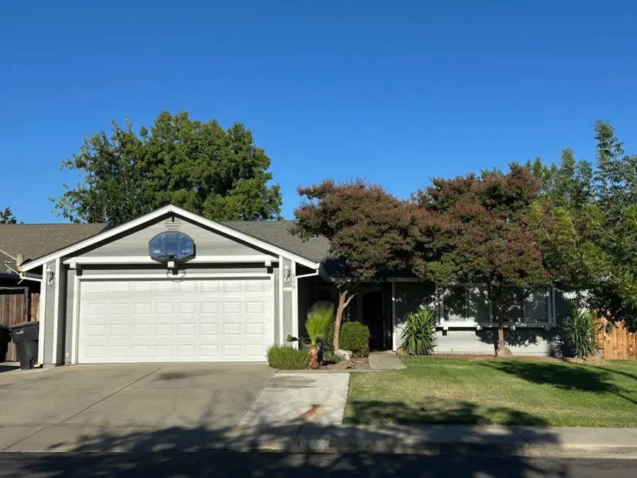 559 S Del Puerto Avenue, Patterson, CA 95363 - Image #2