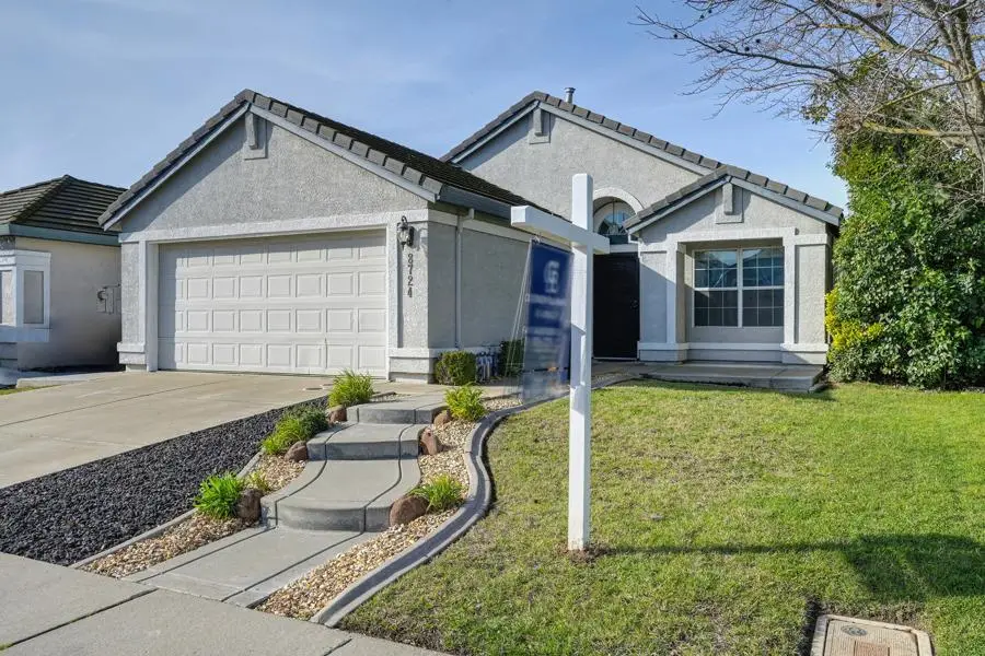8724 Redwood Grove Way, Elk Grove, CA 95624 - Image #1