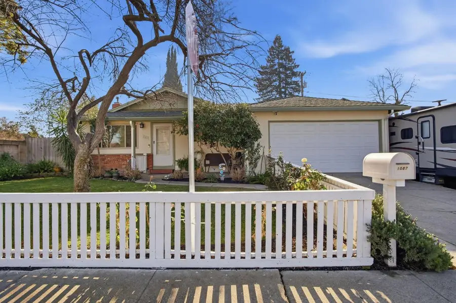 1087 E A Street, Oakdale, CA 95361 - Image #2