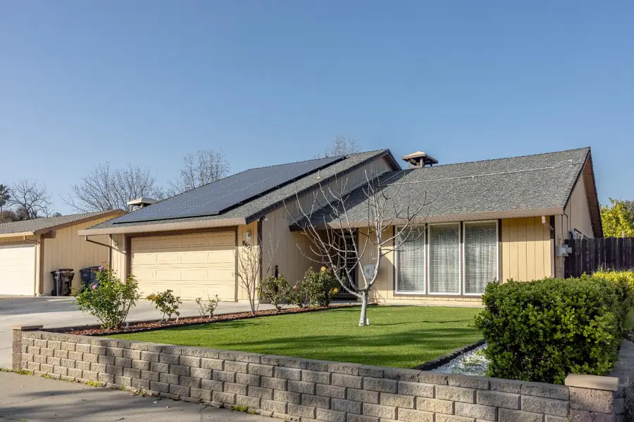 8621 Oldwoods Way, Sacramento, CA 95828 - Image #3