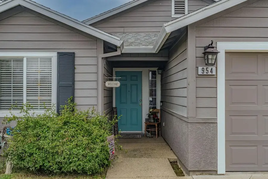 954 Port Ashton Court, Galt, CA 95632 - Image #2