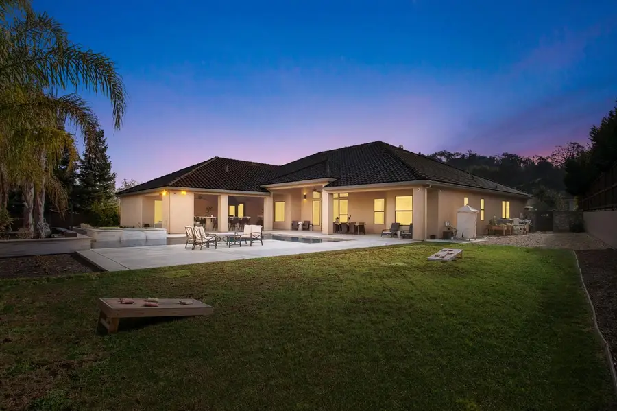 10407 Fox Borough Drive, Oakdale, CA 95361 - Image #3