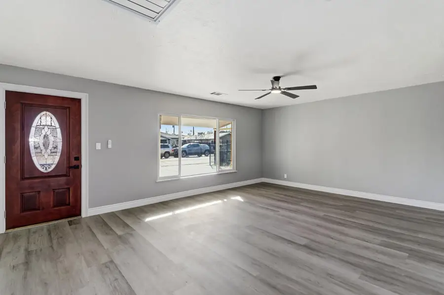 729 Las Palmas Avenue, Sacramento, CA 95815 - Image #3