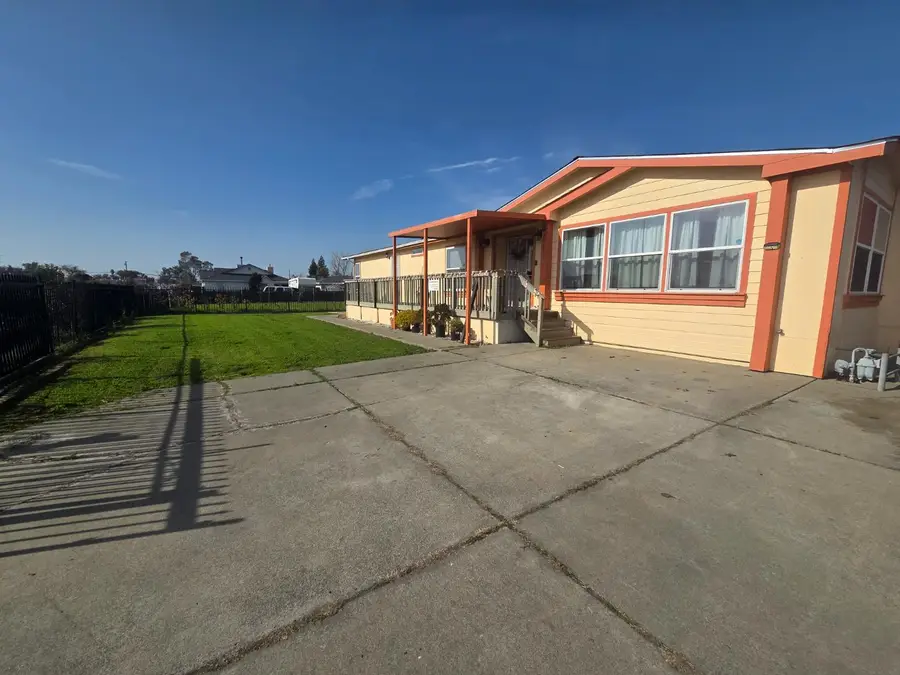 2711 Lock Avenue, Sacramento, CA 95822 - Image #3