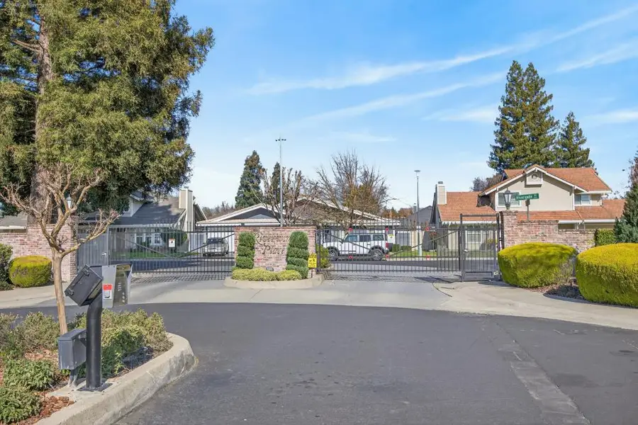 14 Rose River Court, Sacramento, CA 95831 - #2