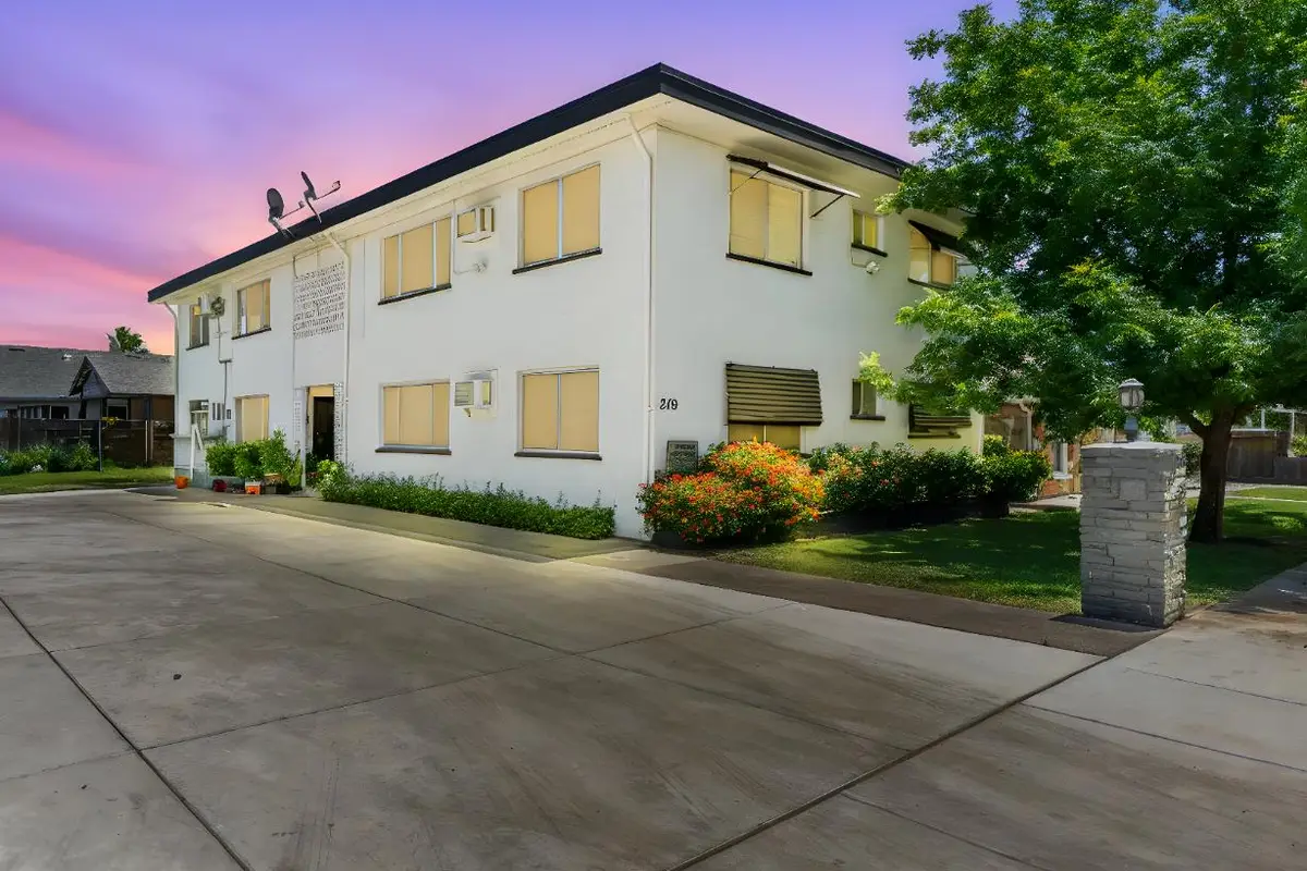 219 S 2nd Avenue, Oakdale, CA 95361 - #1